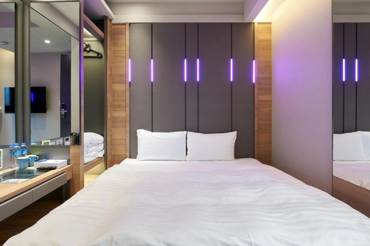 Kiwi Share Hotel Zhongli Dış mekan fotoğraf