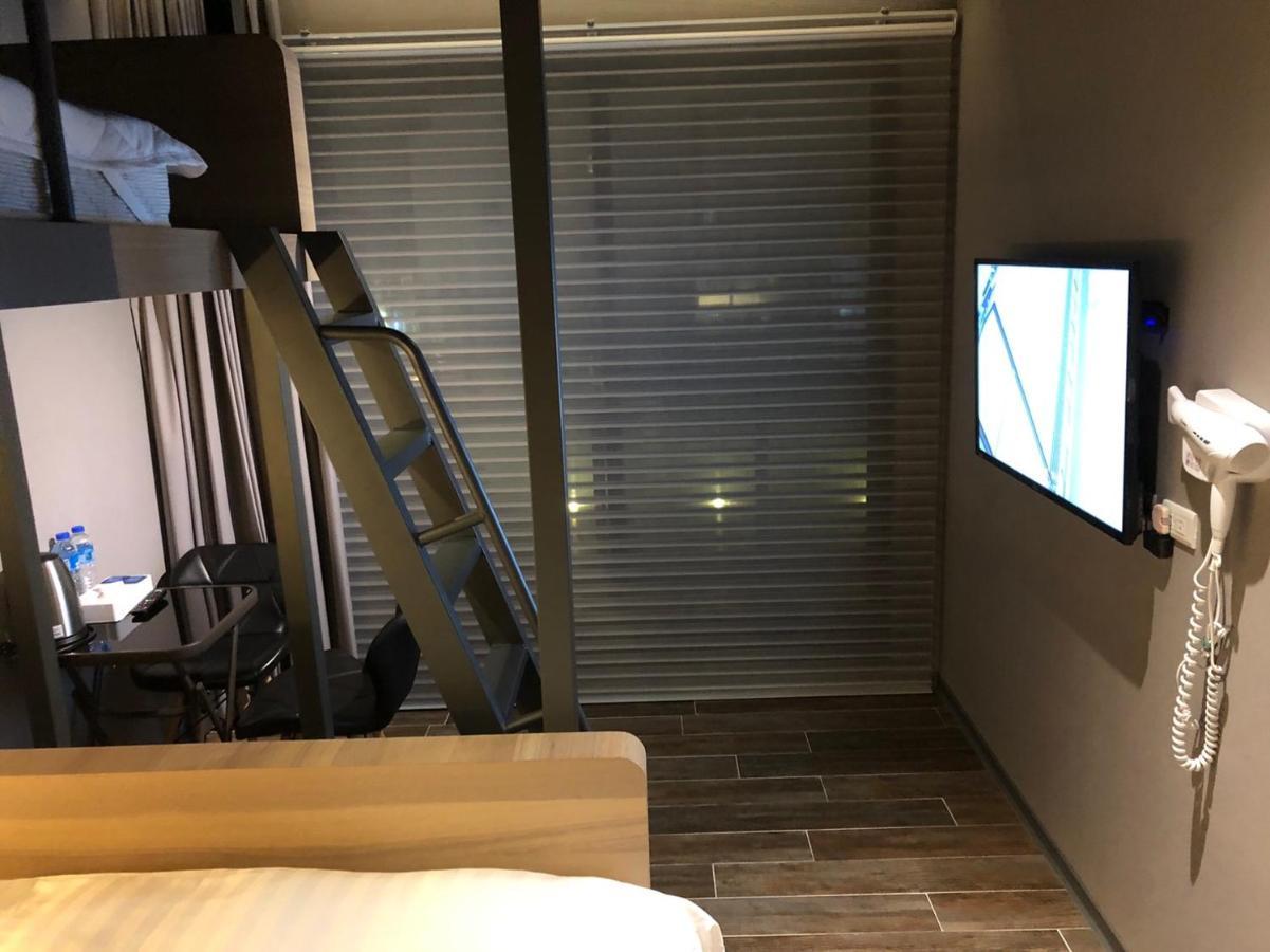 Kiwi Share Hotel Zhongli Dış mekan fotoğraf